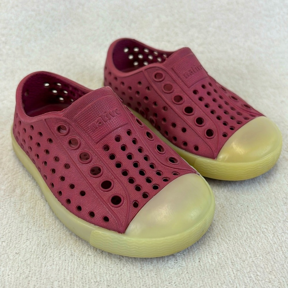 NATIVE Jefferson Glow In The Dark Slip On Shoes Purple Size 4